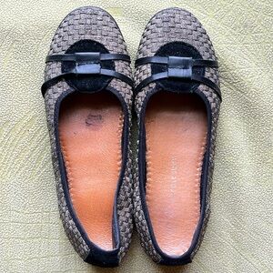 Bernie Mev black and gold flats size 9